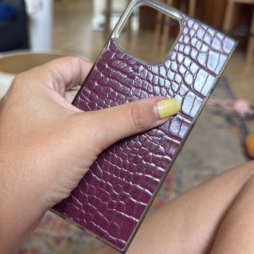 Burgundy Crocodile Pattern FLAUNT case iPhone 13 PRO plus mag safe